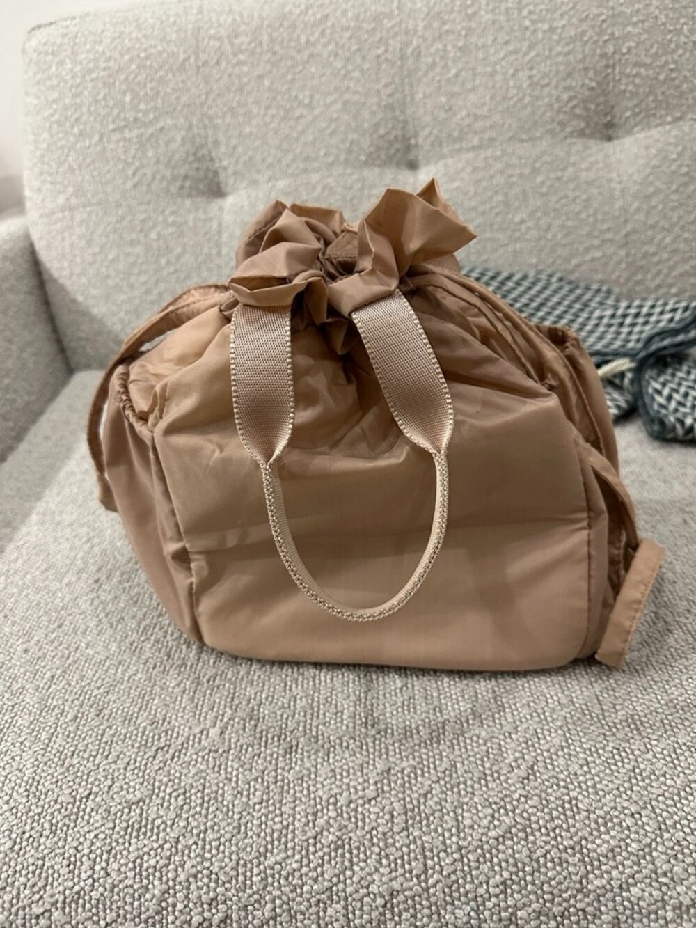 Calpak Insulated Lunch Bag - mauve - Picture 3 of 5